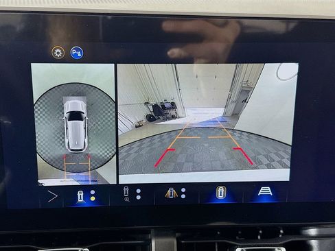 New 2026 Chevrolet Equinox LT w/ Safety and Technology Package FWD image 14