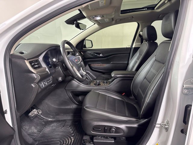 Used 2020 GMC Acadia Denali w/ Technology Package AWD/4WD image 11