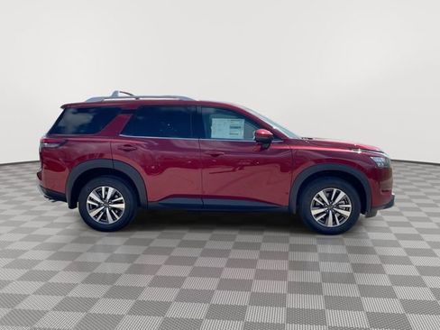 Certified 2025 Nissan Pathfinder SL image 13