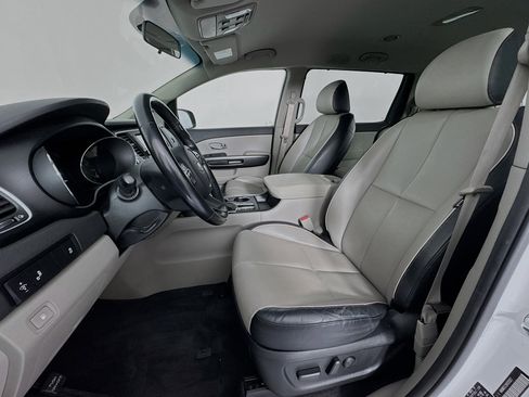 Used 2019 Kia Sedona EX image 20