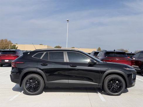 New 2026 Chevrolet Trax ACTIV image 3