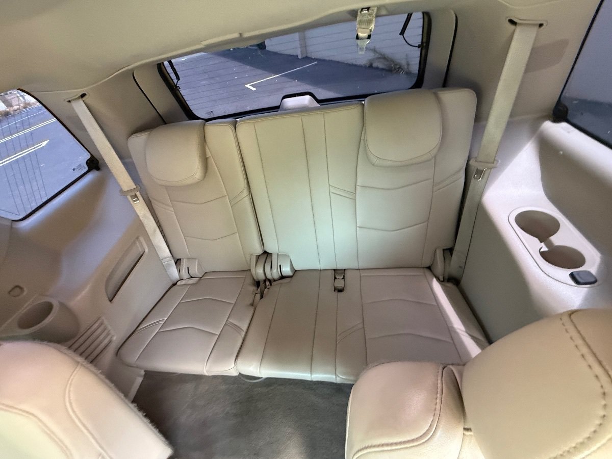 Used 2019 Cadillac Escalade Premium Luxury AWD/4WD image 18