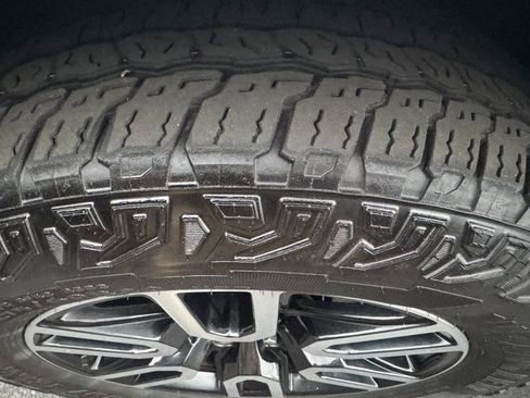 Certified 2024 GMC Yukon AT4 image 24