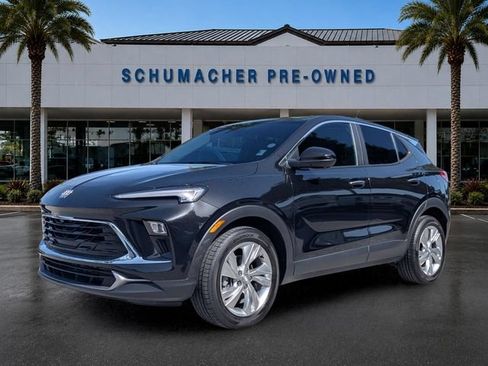 Certified 2025 Buick Encore GX Preferred w/ Advanced Technology Package FWD image 3