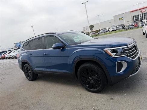 New 2026 Volkswagen Atlas SE image 7