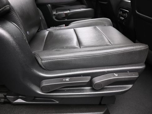 Used 2022 Chevrolet Suburban Z71 w/ Luxury Package AWD/4WD image 49