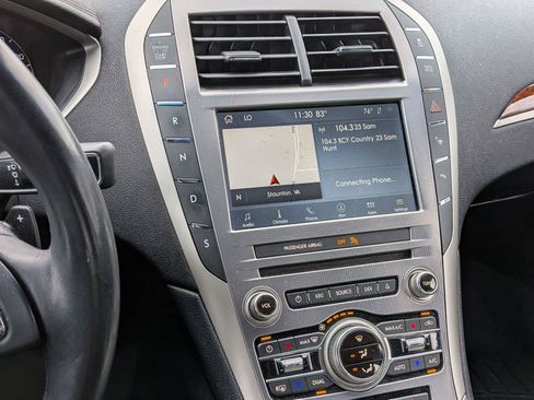 Used 2020 Lincoln MKZ Reserve FWD image 11