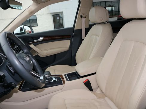 Used 2018 Audi Q5 2.0T Premium Plus w/ Premium Plus Package image 29