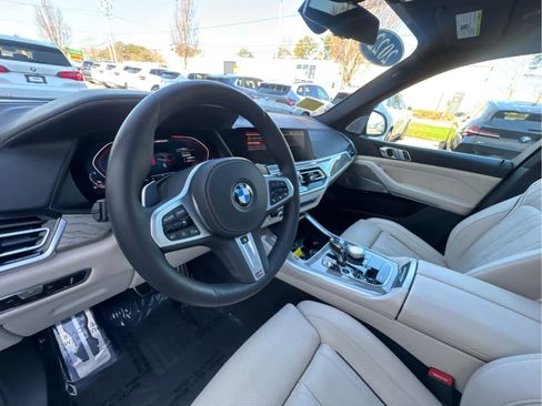 Used 2022 BMW X5 M50i w/ Executive Package image 11