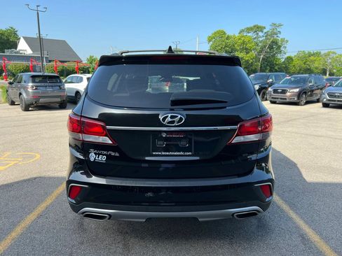 Used 2017 Hyundai Santa Fe SE FWD image 6