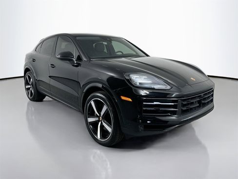 Certified 2025 Porsche Cayenne Coupe image 9