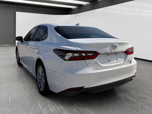 Used 2021 Toyota Camry LE FWD image 3