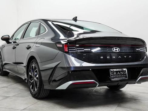 Used 2025 Hyundai Sonata SEL FWD image 11