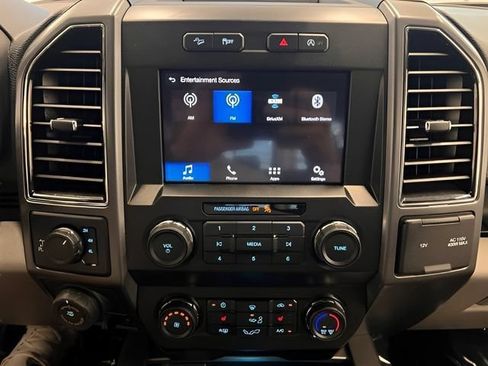 Used 2019 Ford F150 XLT w/ Equipment Group 302A Luxury AWD/4WD image 18
