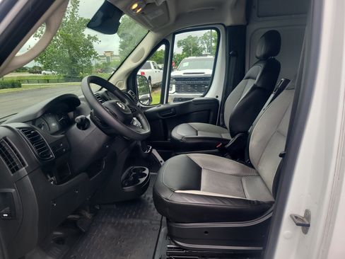 Used 2023 RAM ProMaster 2500 FWD image 12