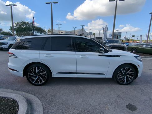 Used 2025 Lincoln Aviator Black Label w/ Jet Appearance Package image 4