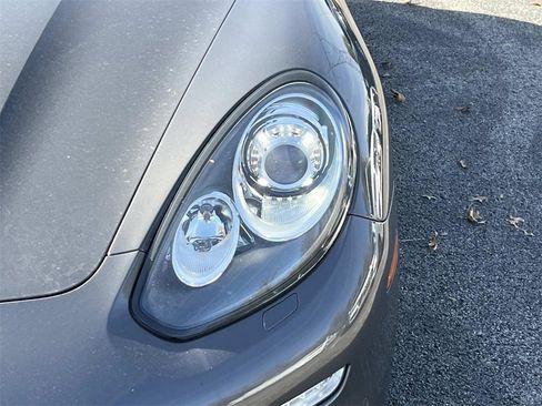 Used 2016 Porsche Panamera 2 image 9