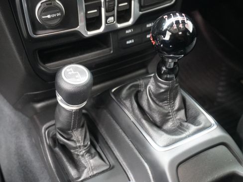 Used 2021 Jeep Wrangler Unlimited Sport AWD/4WD image 23