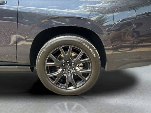 Used 2024 Chevrolet Suburban High Country image 34