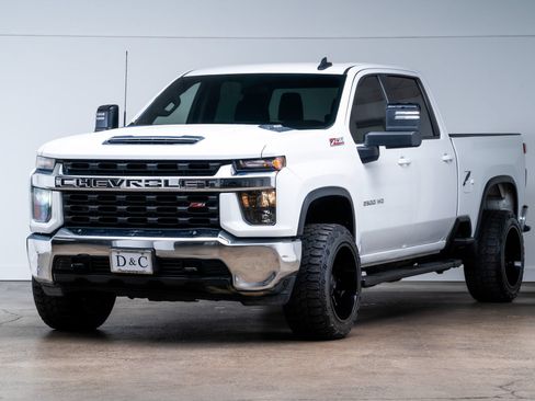 Used 2020 Chevrolet Silverado 2500 LT w/ Z71 Off-Road Package AWD/4WD image 3