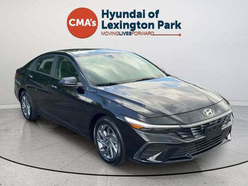 Certified 2024 Hyundai Elantra SEL FWD image 8