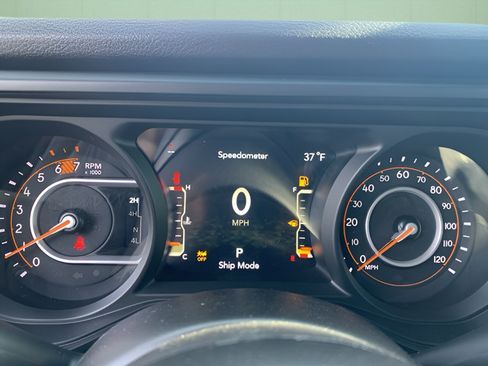 Used 2025 Jeep Wrangler Unlimited Sport AWD/4WD image 23