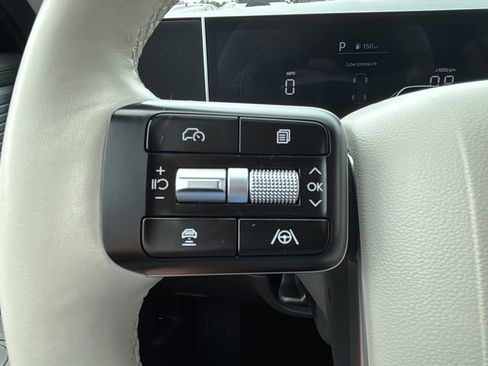 Used 2025 Hyundai Santa Fe SEL image 18