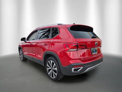 Used 2024 Volkswagen Taos SE FWD image 5
