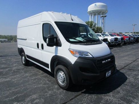Used 2024 RAM ProMaster 2500 w/ Power Group FWD image 6