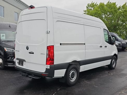 Used 2025 Mercedes-Benz Sprinter 2500 image 2