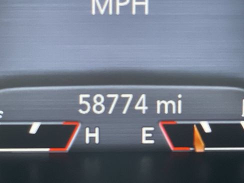 Used 2019 Jeep Cherokee Limited AWD/4WD image 23