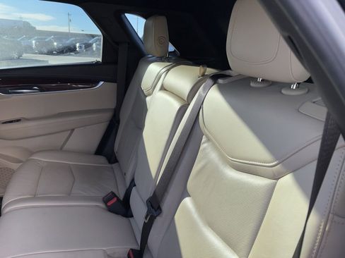 Used 2018 Cadillac XT5 Luxury w/ Driver Awareness Package image 10