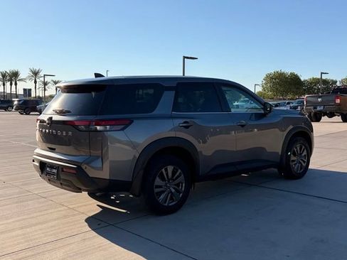 Used 2024 Nissan Pathfinder S FWD image 20