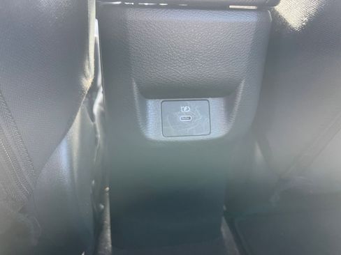 Used 2025 Nissan Versa SV image 22
