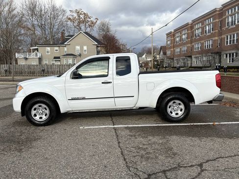 Used 2011 Suzuki Equator 2WD Extended Cab image 34