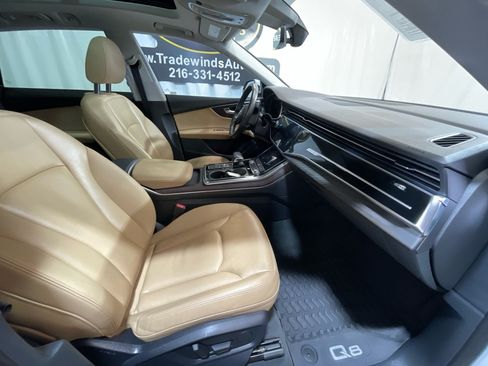 Used 2019 Audi Q8 Premium w/ Convenience Package AWD/4WD image 34