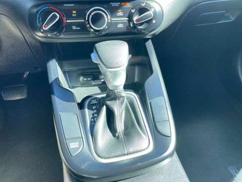 Used 2025 Kia Soul LX w/ LX Technology Package image 41