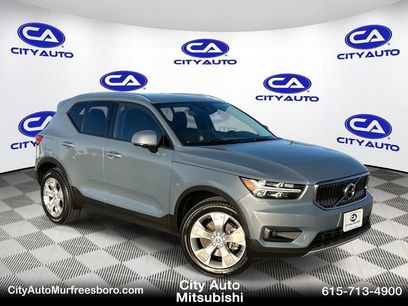 Used 2022 Volvo XC40 T5 Momentum