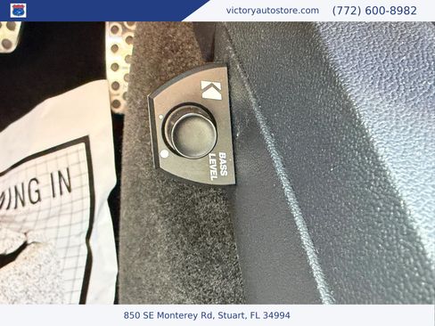 Used 2012 Dodge Challenger R/T image 29