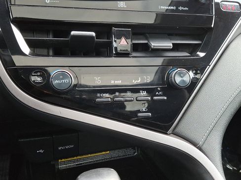 Used 2021 Toyota Camry XSE w/ Navigation Package image 15