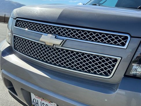 Used 2009 Chevrolet Suburban LTZ image 13