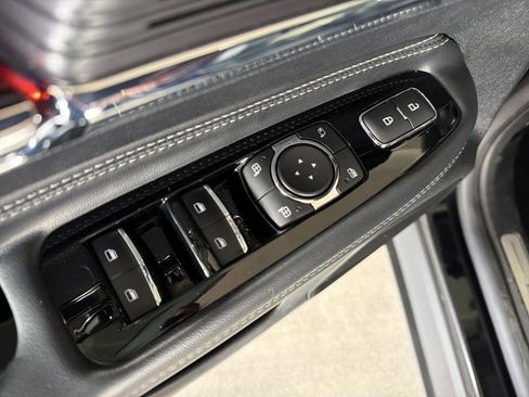 Used 2022 Lincoln Corsair FWD w/ Premium Package image 9