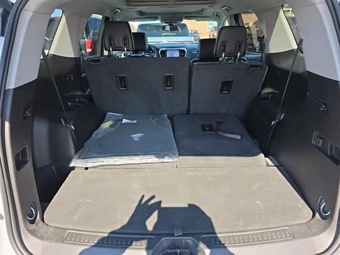 Used 2018 GMC Acadia SLT w/ LPO, Black Accent Package image 9