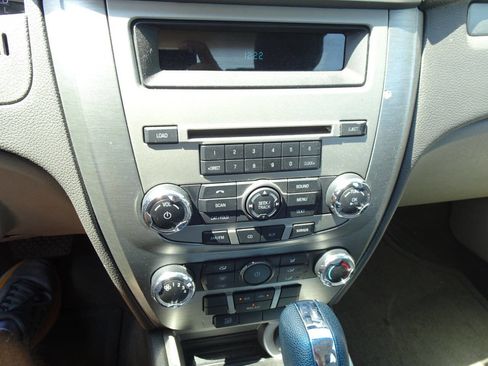 Used 2012 Ford Fusion S image 18