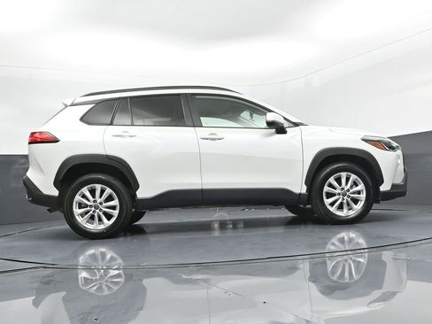 Certified 2022 Toyota Corolla Cross LE image 37