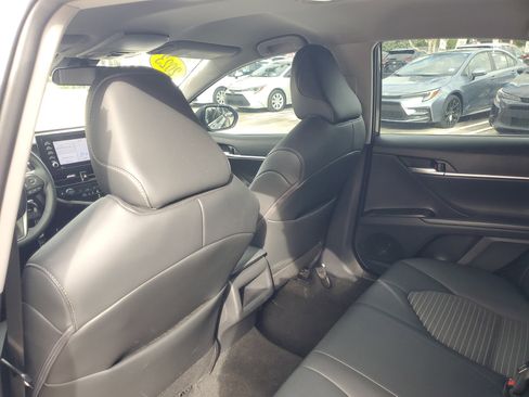 Used 2023 Toyota Camry SE image 12