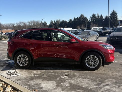 Used 2020 Ford Escape SE image 10