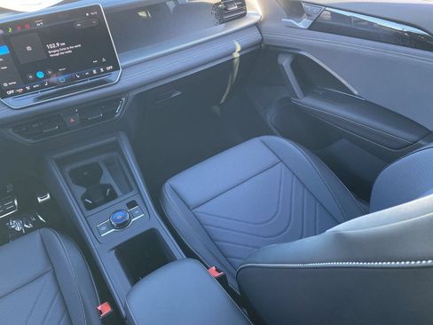 New 2026 Volkswagen Tiguan SE R-Line FWD image 12