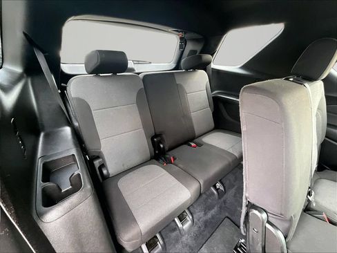 Used 2023 Chevrolet Traverse LT FWD image 29