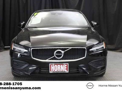 Used 2019 Volvo S60 T5 Momentum w/ Premium Package image 2